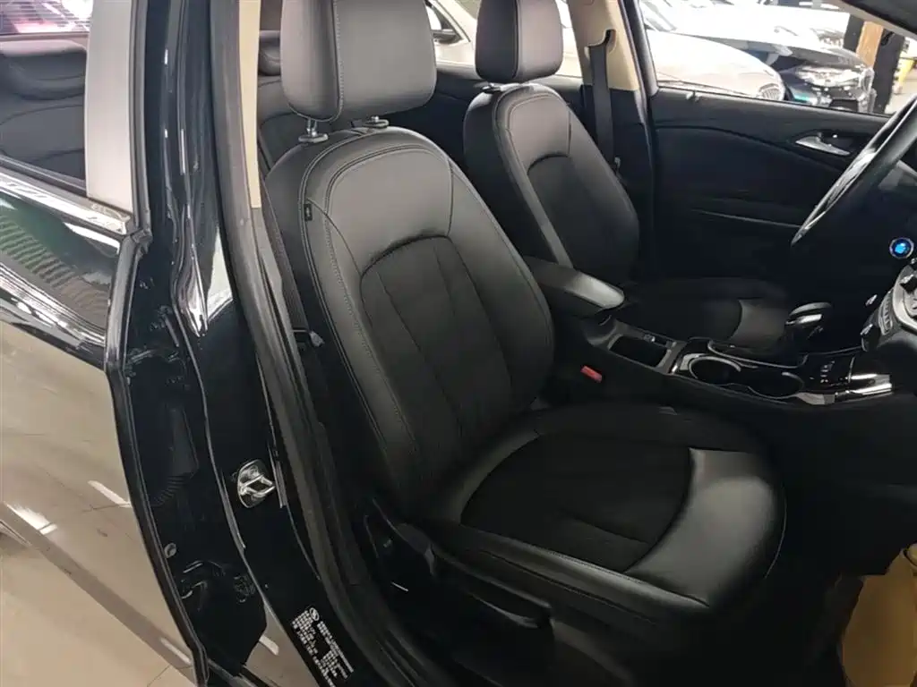 Buick Verano 2017 Sedan 20T DCT Leading фото 25
