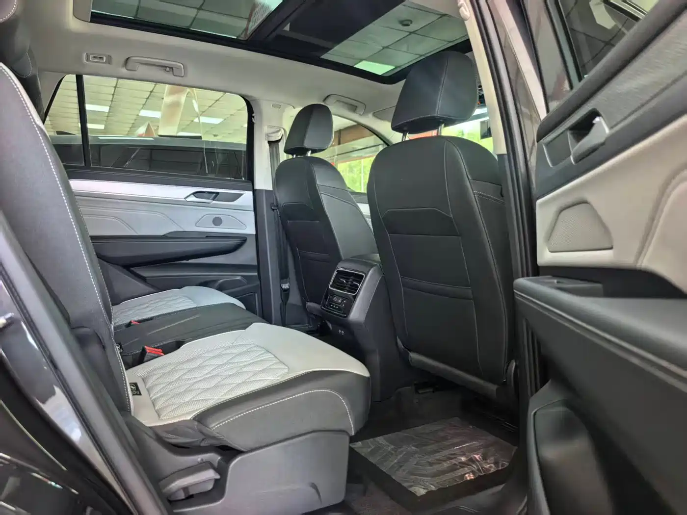 Volkswagen Talagon 2024 380TSI 4WD R-Line Cruise Shared Edition фото 9