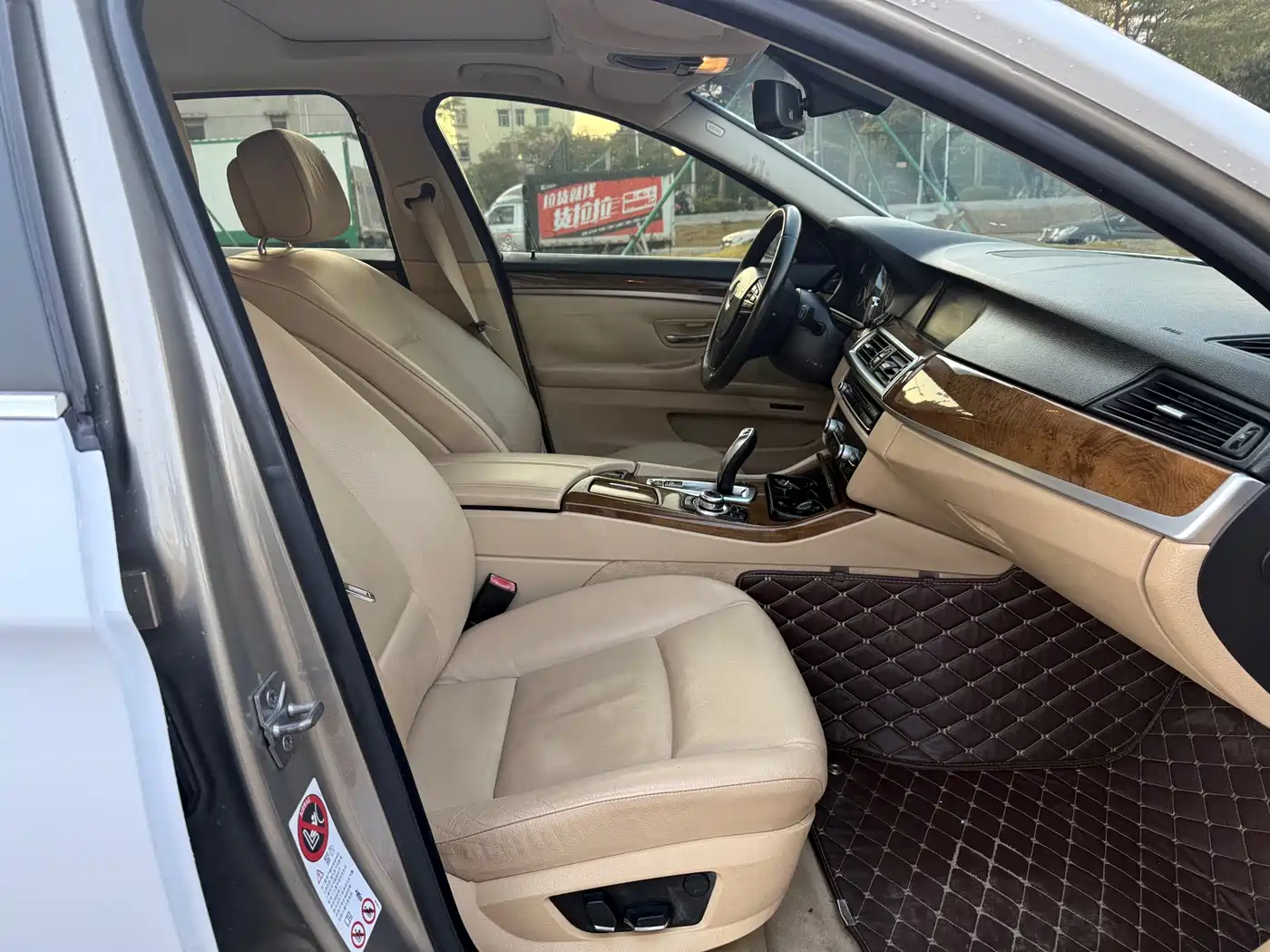 BMW 5 Series 2011 528Li Luxury фото 14
