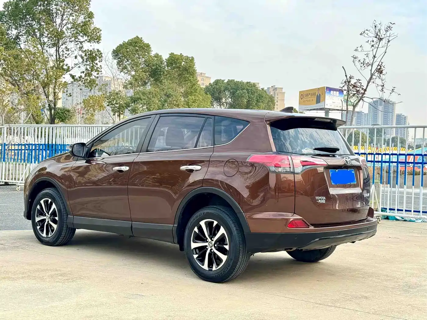 Toyota RAV4 Rongfang 2016 2.0L CVT 2WD Trend (China V) фото 5