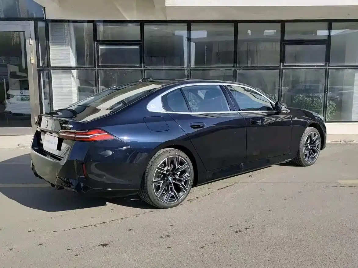 BMW i5 2025 xDrive 50L M Sport Package фото 11