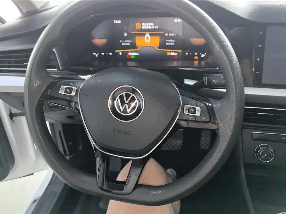 Volkswagen Lavida 2022 1.5L Auto Comfort Edition фото 15