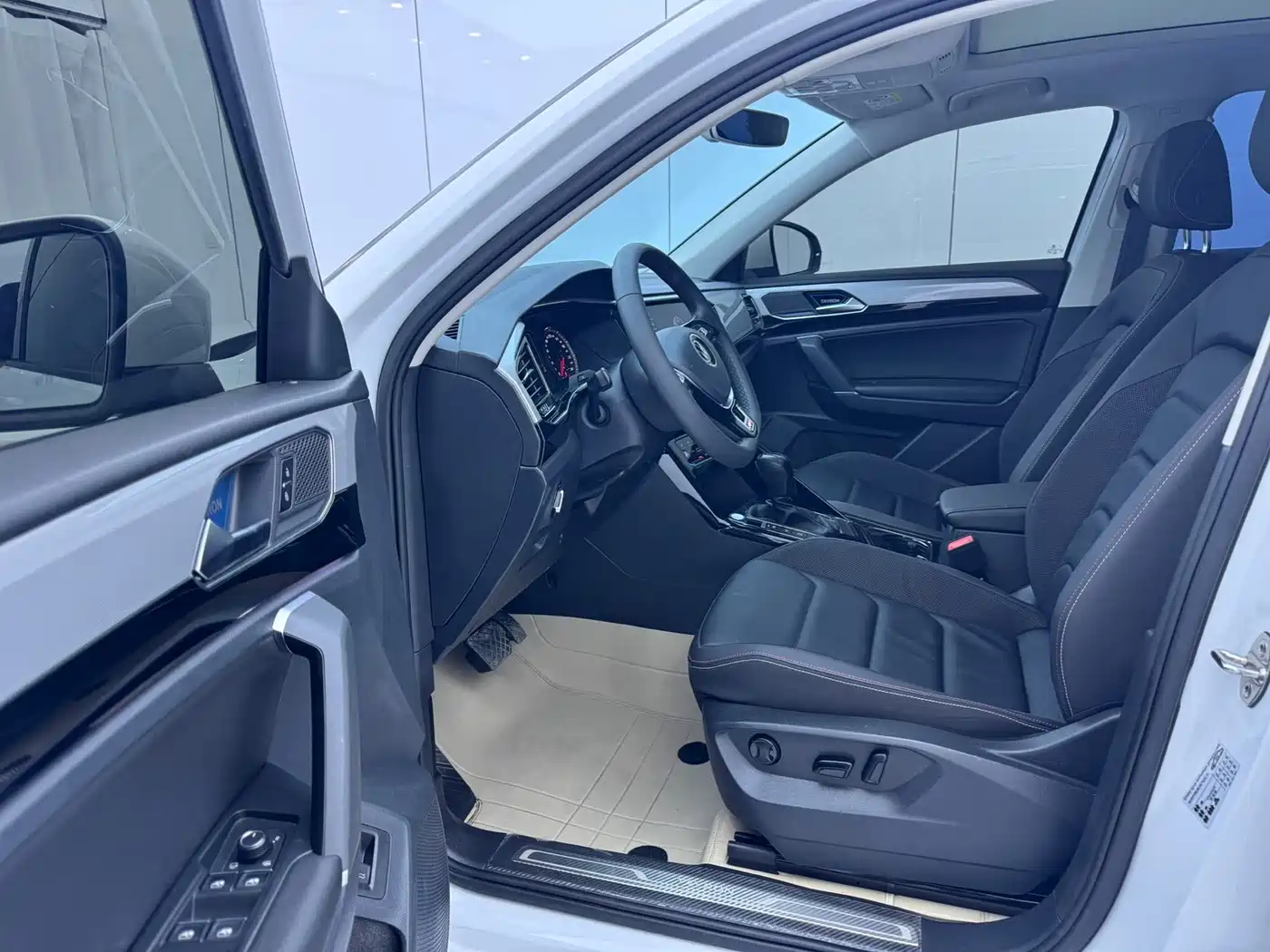 Volkswagen Tayron 2022 280TSI 2WD Luxury Smart Connect Edition фото 6