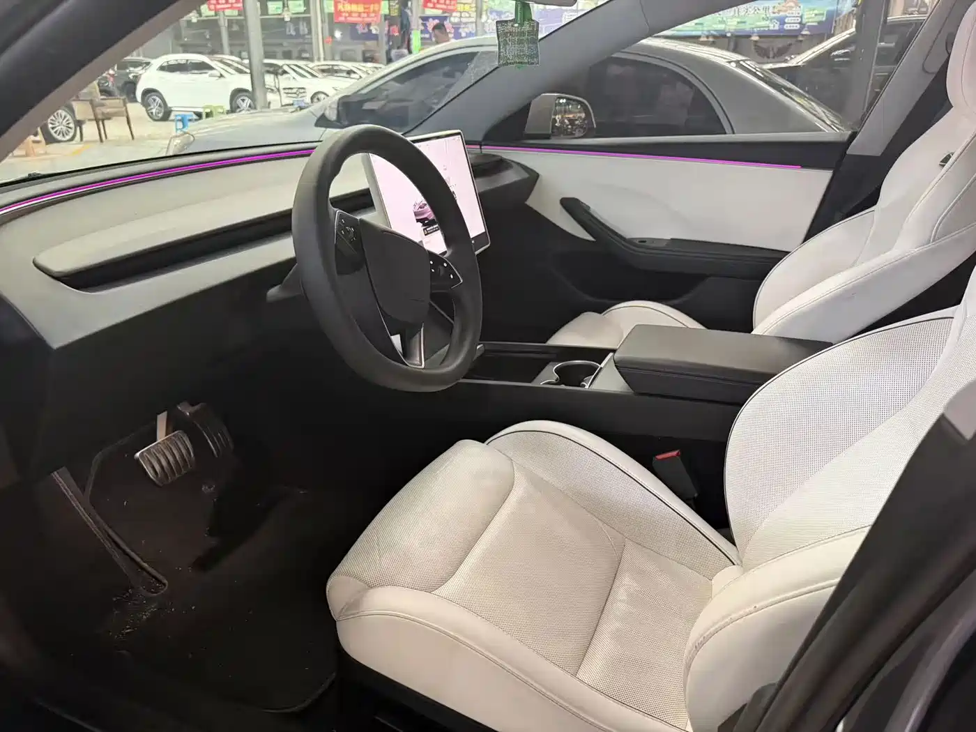Photo 4 - Tesla Model 3