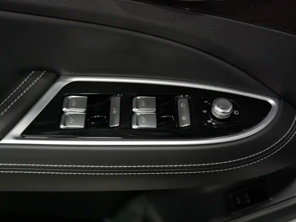 Geely Borui PHEV 2018 2018 1.5T PHEV Glory Edition