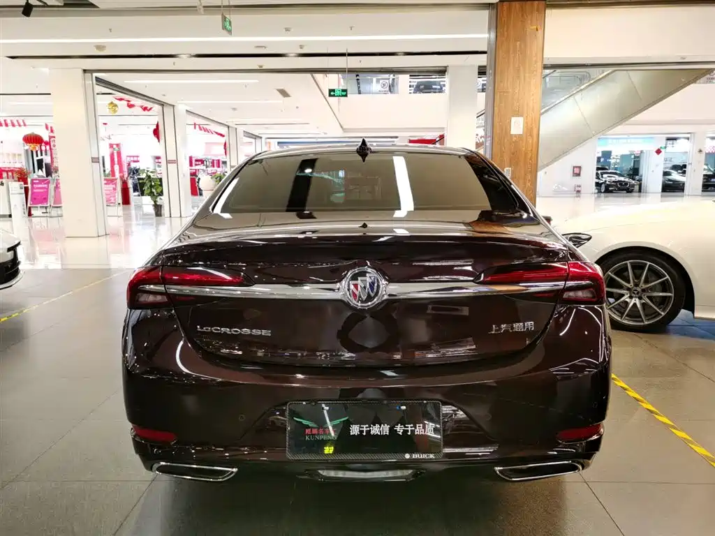 BUICK LACROSSE