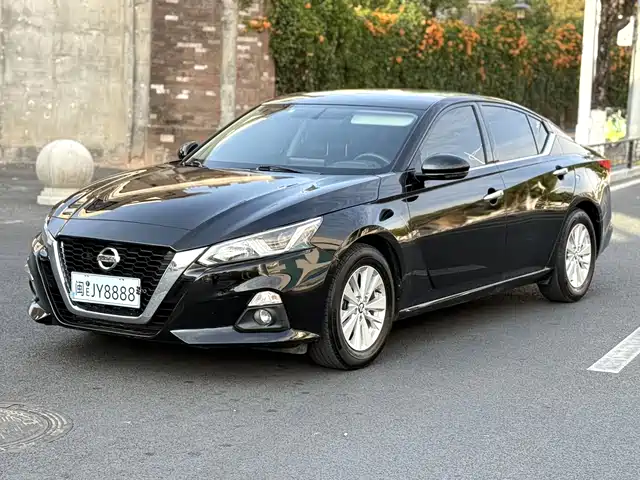 Nissan Teana 2.0L XE, Стиль
