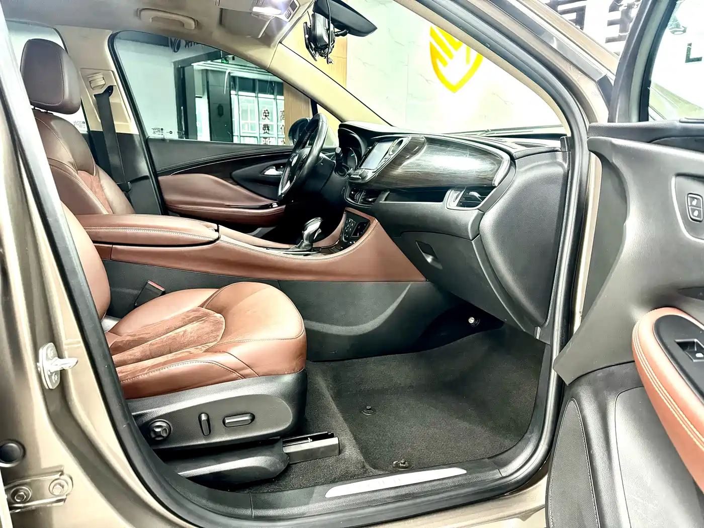 Buick Envision Plus 2017 20T 2WD Luxury фото 14