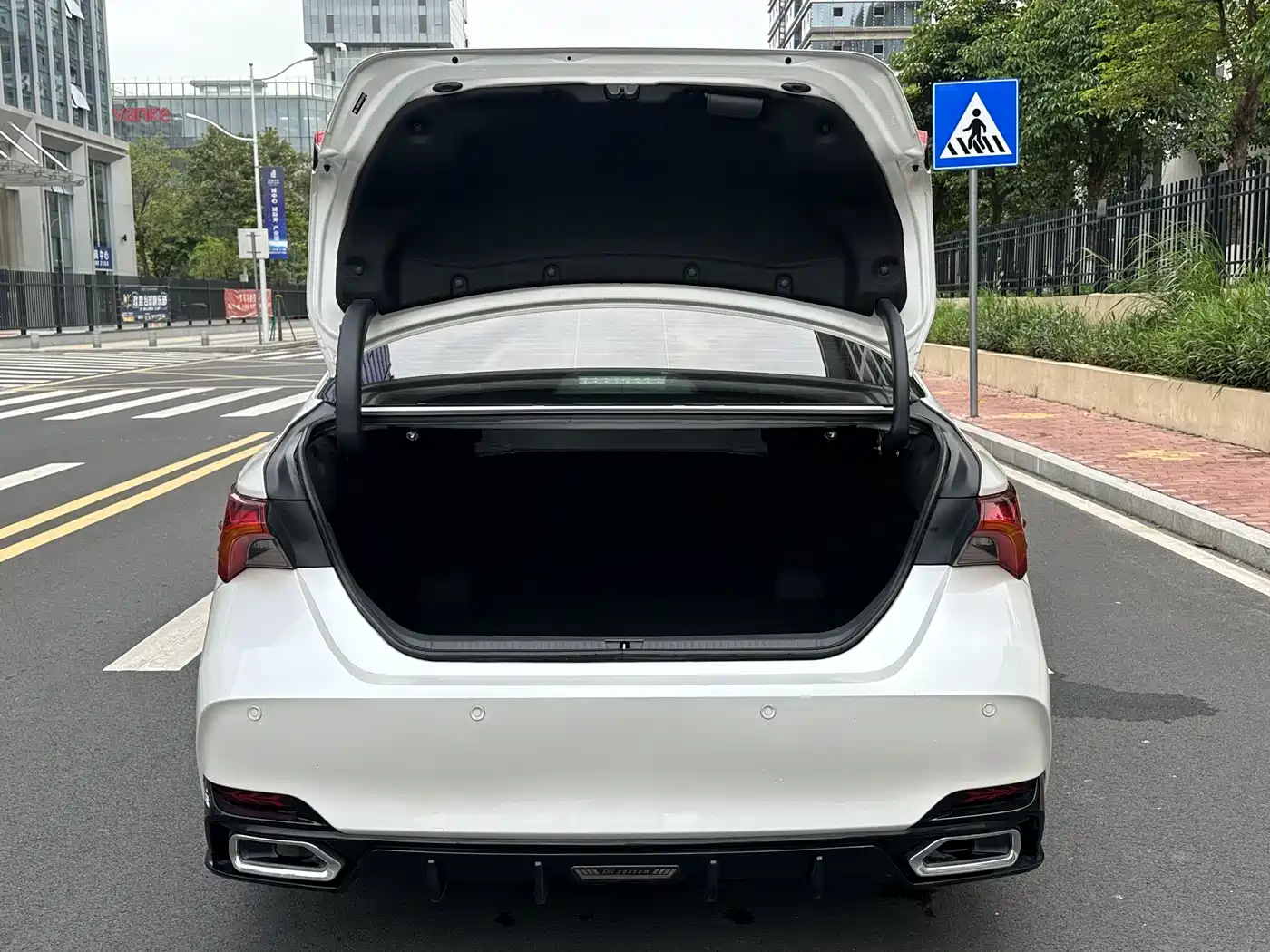 Toyota Avalon 2022 Hybrid 2.5L Luxury Edition фото 7