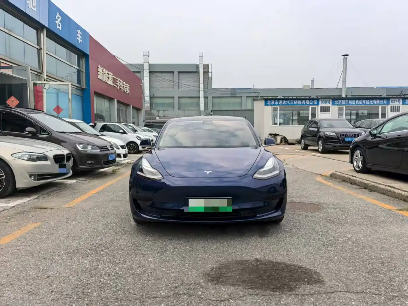 TESLA MODEL 3