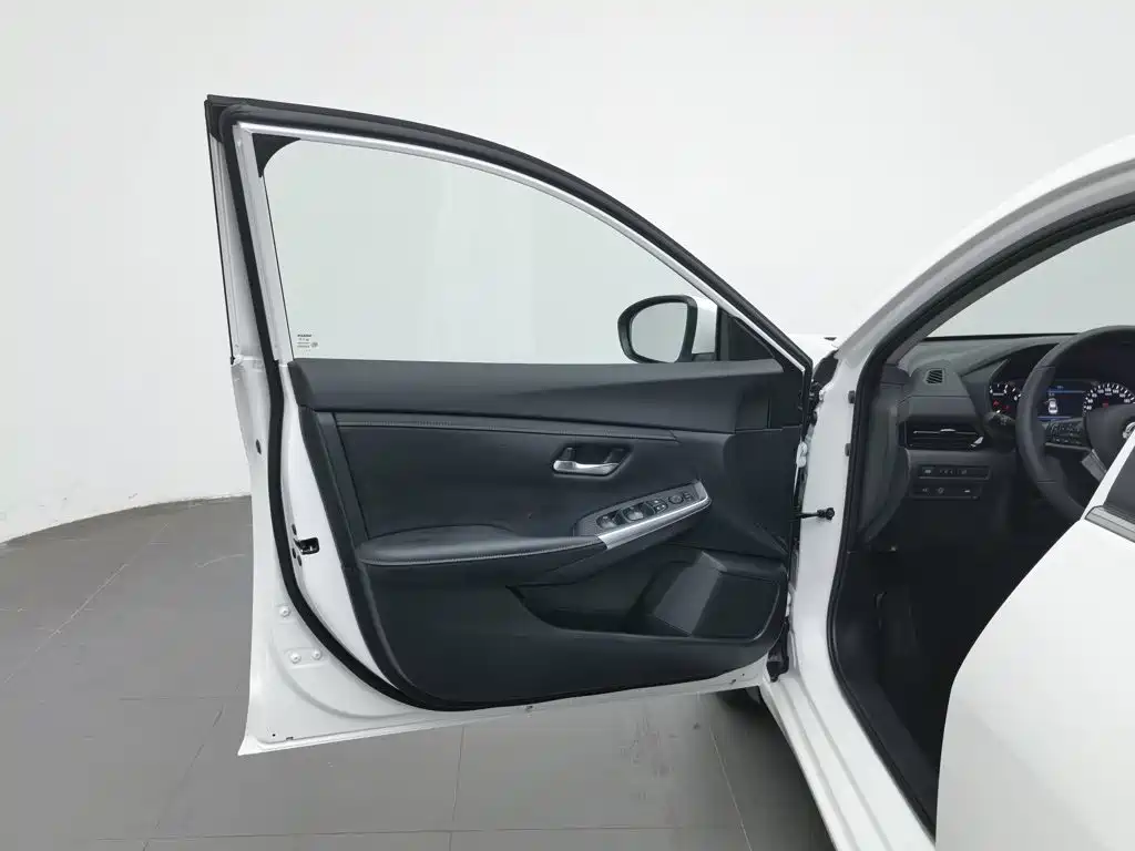 Nissan SYLPHY, миниатюра 8