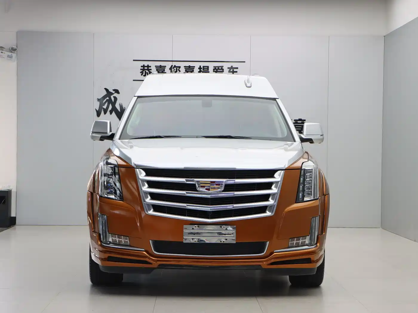 Cadillac Escalade 2017 6.2L ESV Platinum Extended фото 2