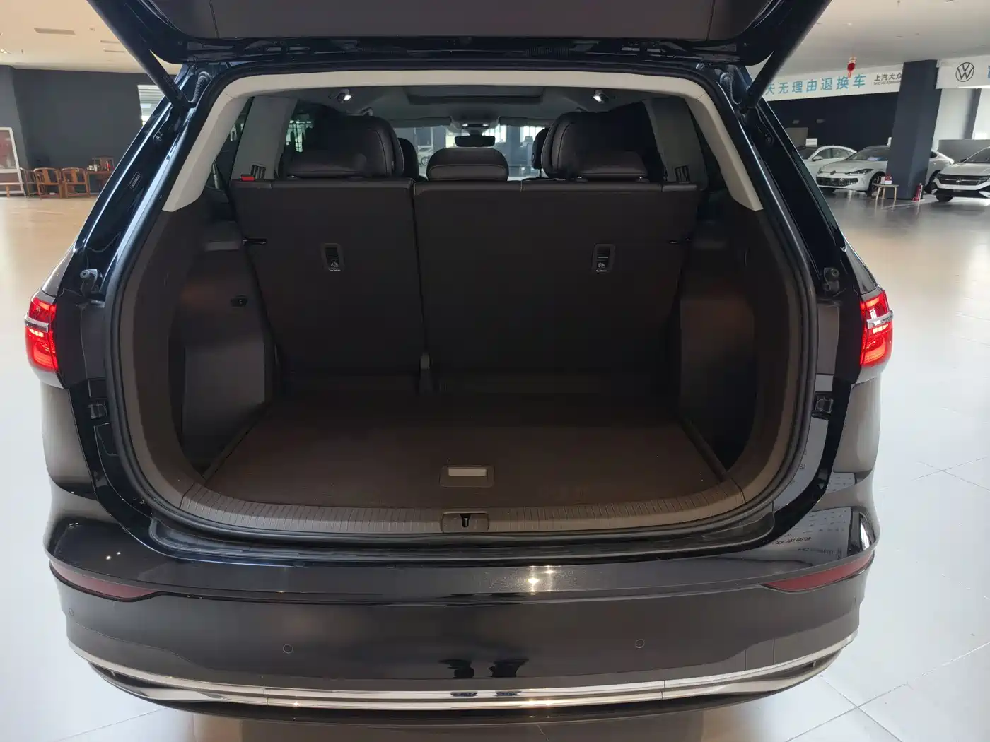 Volkswagen Viloran 2024 380TSI Executive Edition фото 8