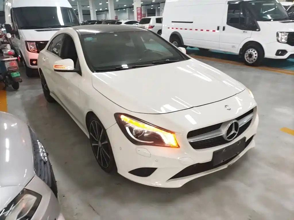 Mercedes-Benz CLA (Import) 2016 CLA 200 Fashion фото 4