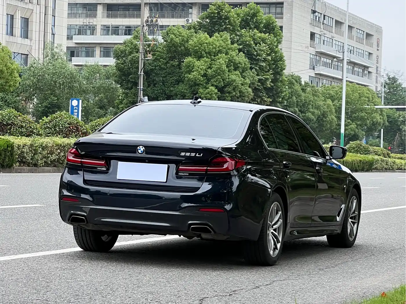 BMW 5 Series 2020 525Li M Sport Package фото 3