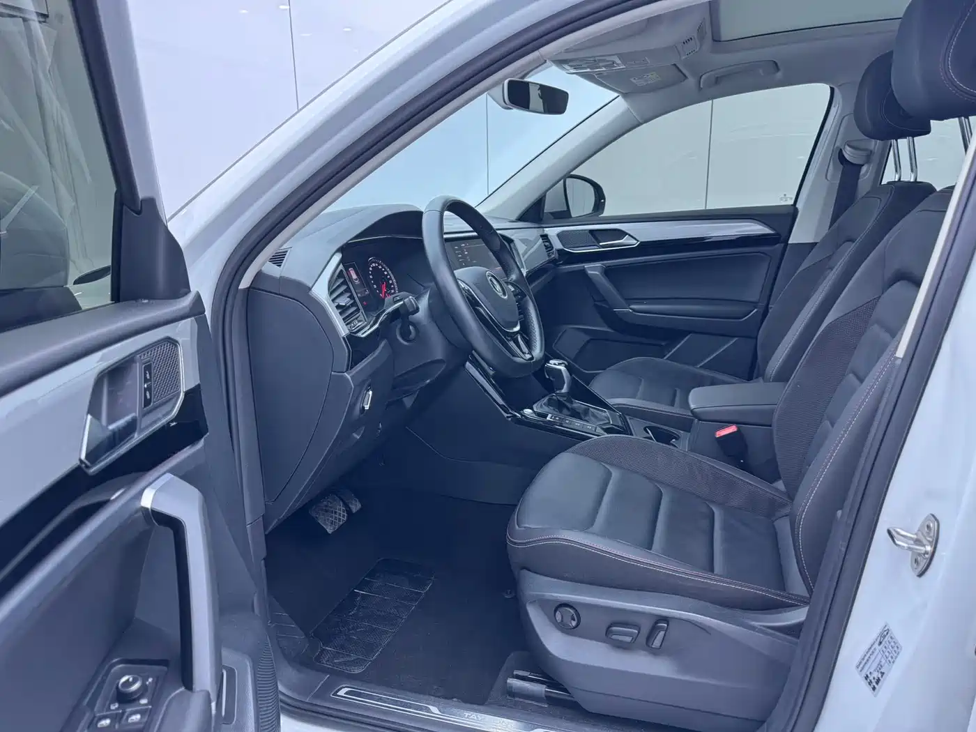 Volkswagen Tayron 2022 280TSI 2WD Luxury Smart Connect Edition фото 7