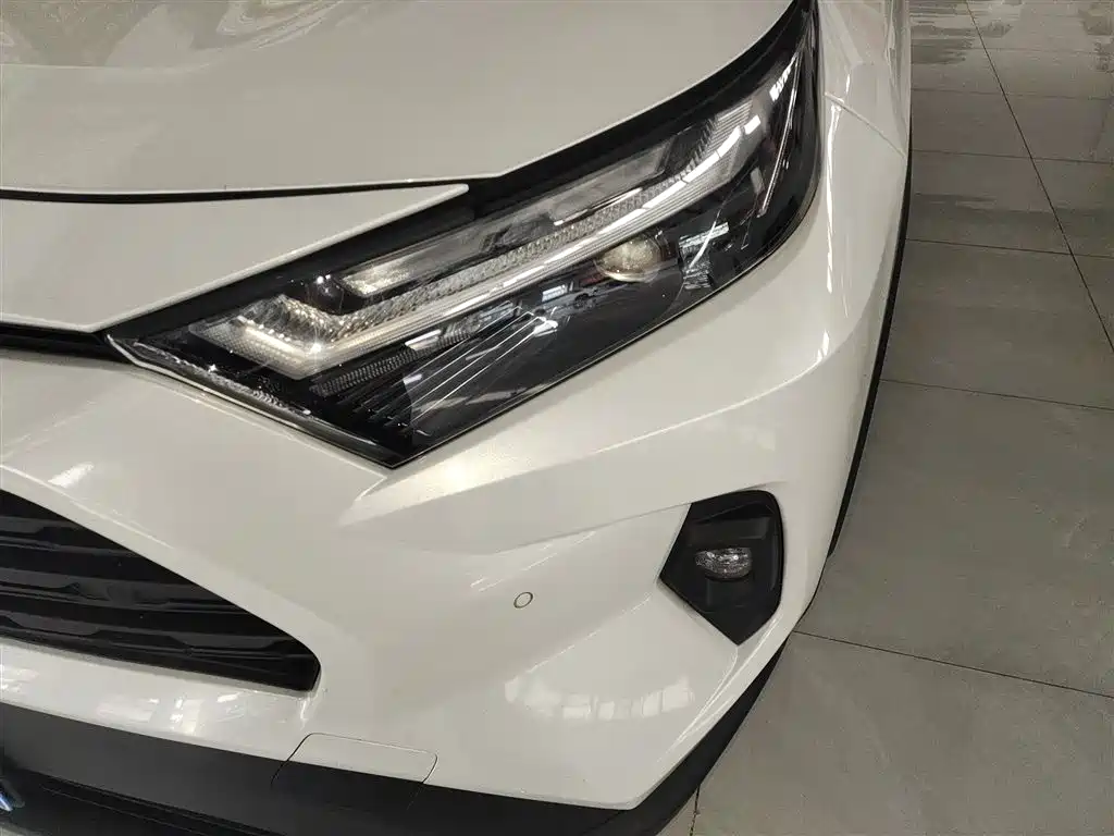 Toyota RAV4 Rongfang 2023 2.0L CVT FWD Style Plus Edition фото 24