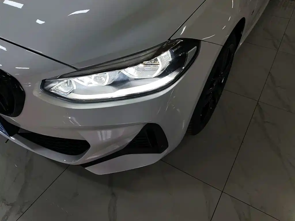 BMW 1 Series 2022 125i M Sport Shadow Edition фото 24