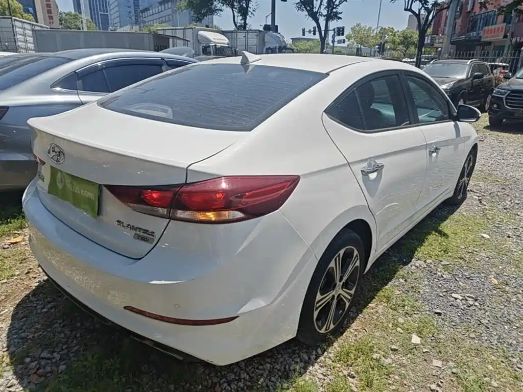 Hyundai Elantra 2018 1.4T DCT Dynamic·Vitality Model фото 7