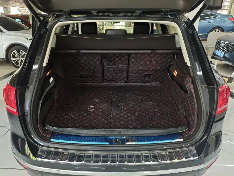 Фото 7 - Volkswagen Touareg