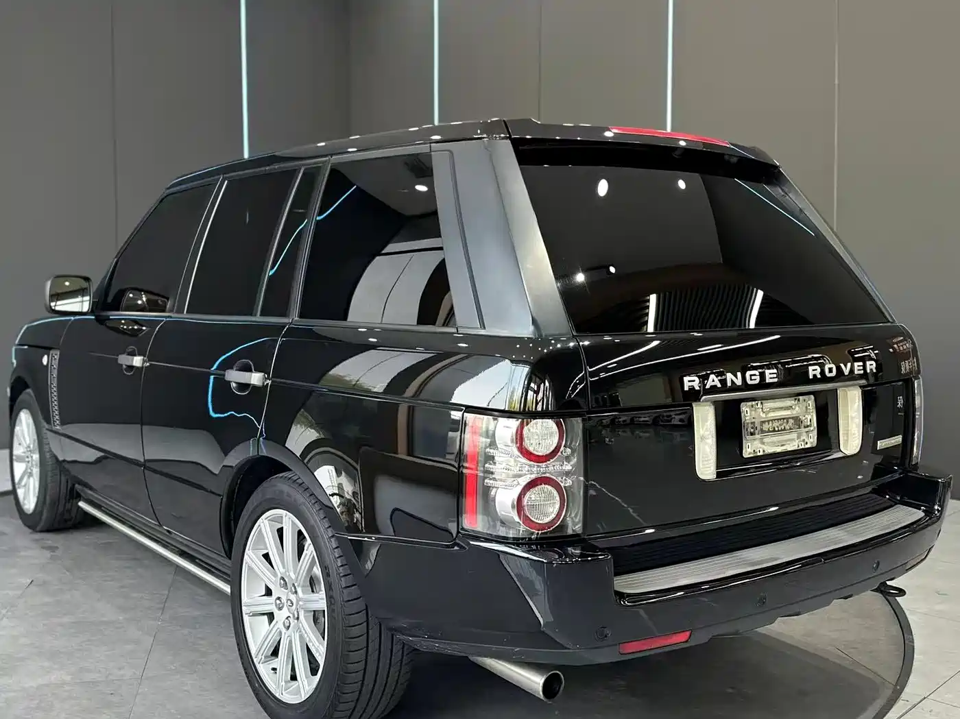 Land Rover Range Rover 2011 5.0 SC V8 фото 8