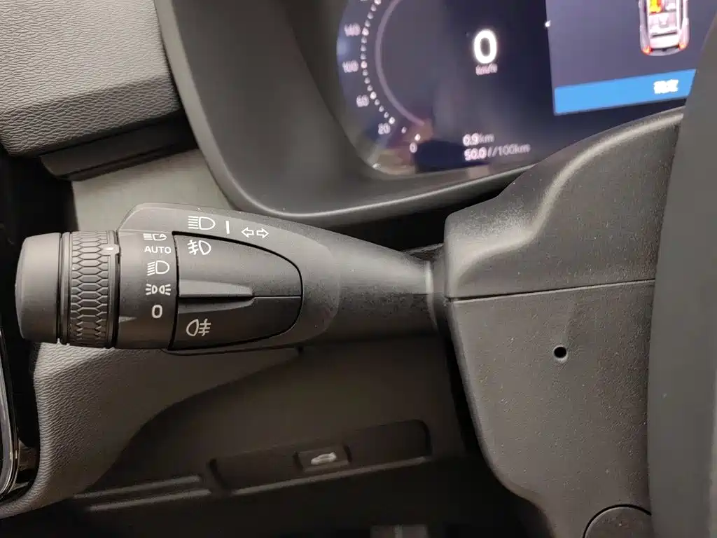 Volvo XC40 2025 2025 B4 AWD Smart Elite Luxury Edition
