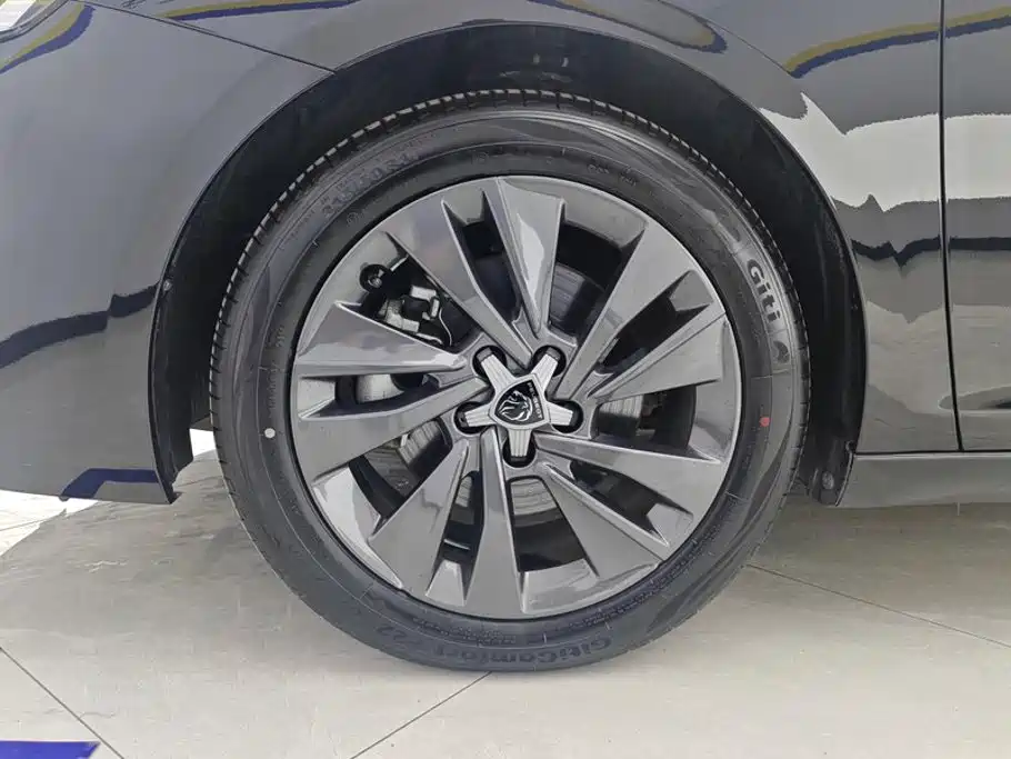 Peugeot 408 2023 2022 1.6T Progressive Edition