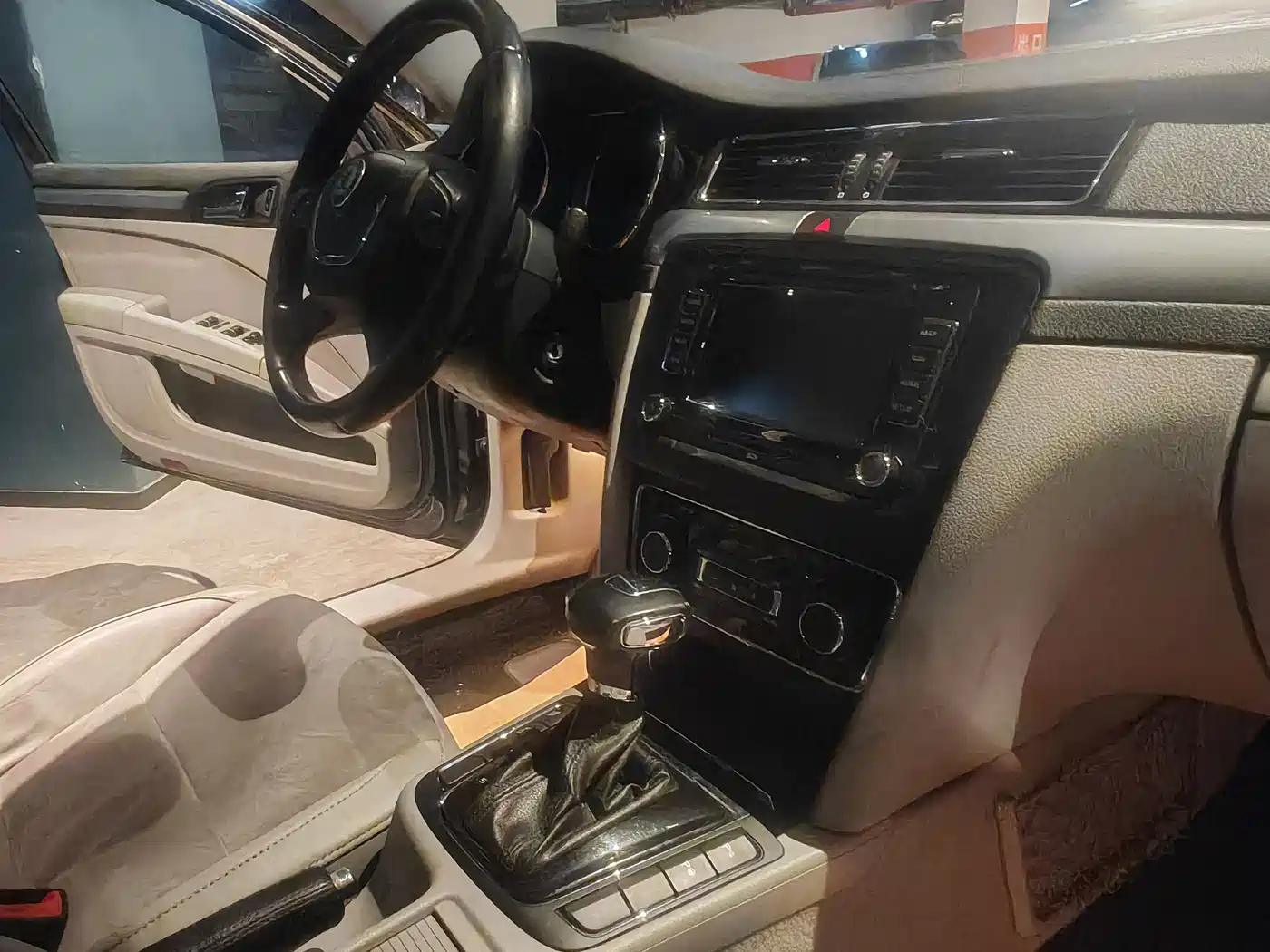 Škoda Superb 2009 1.8TSI Automatic Premium фото 28