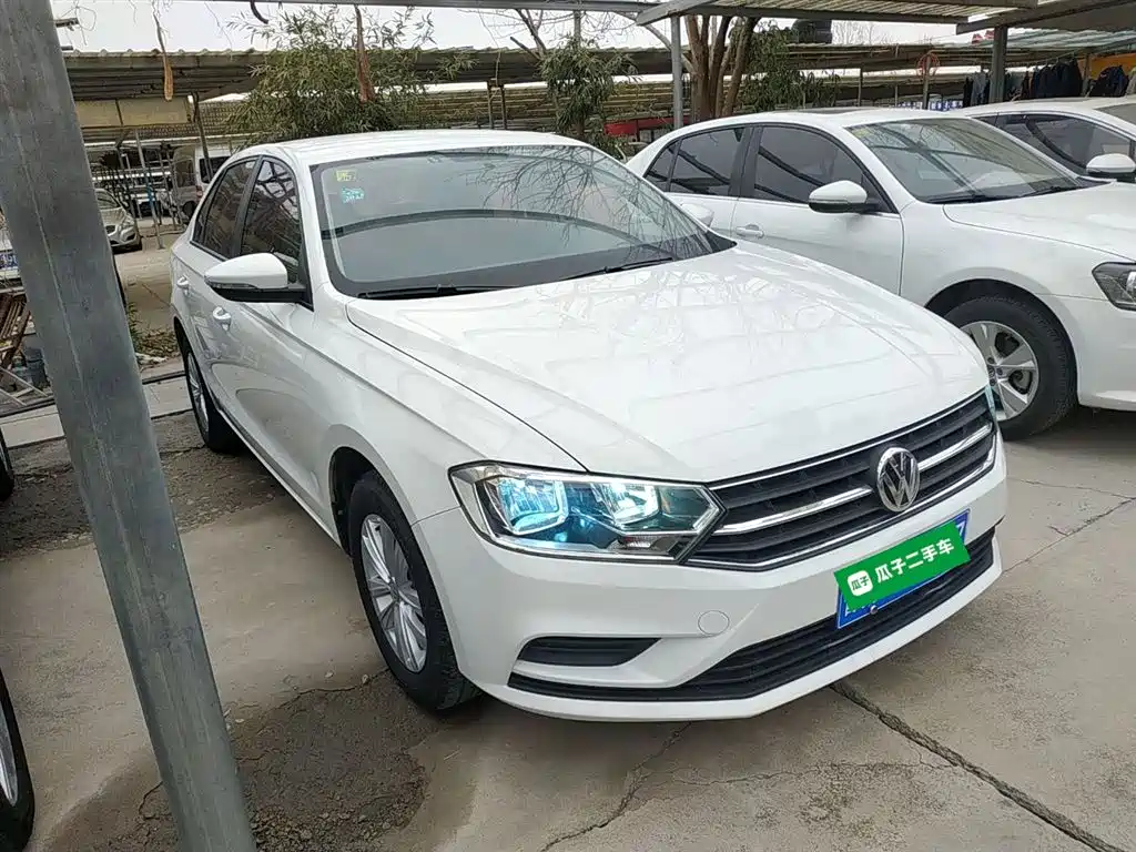 Volkswagen Bora 2017 1.6L Automatic Fashion Edition фото 4