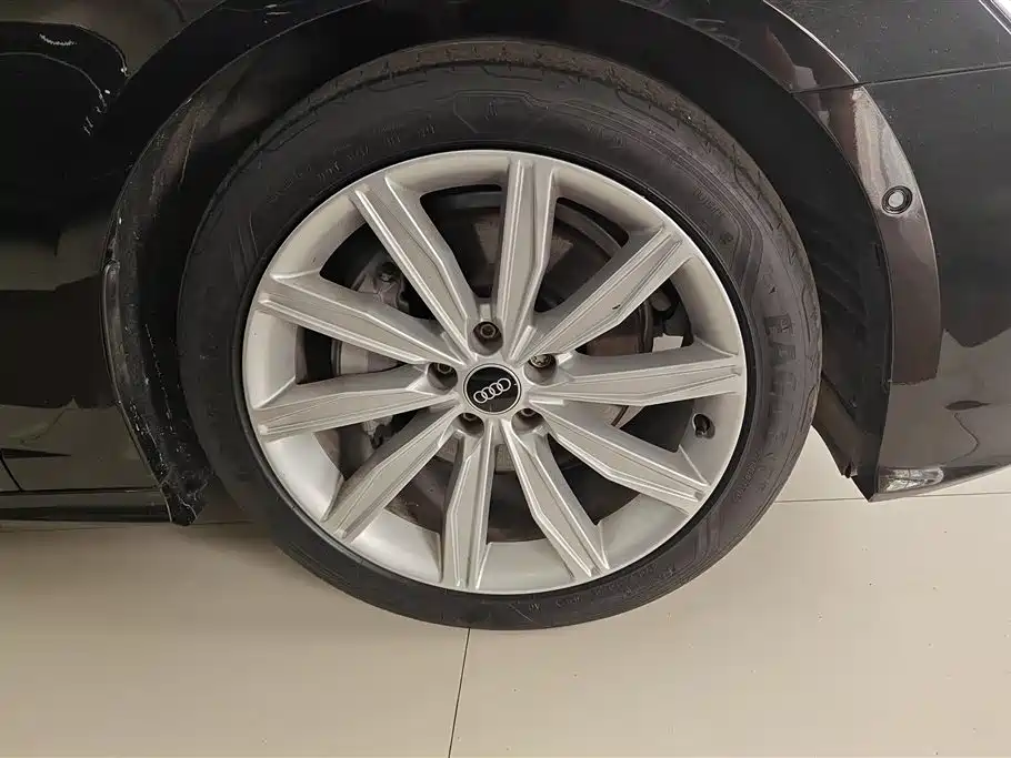Audi A6L 2023 45 TFSI Premium Selection Dynamic фото 6