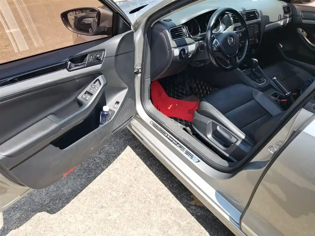 Volkswagen Sagitar 2017 230TSI Automatic Comfort фото 16