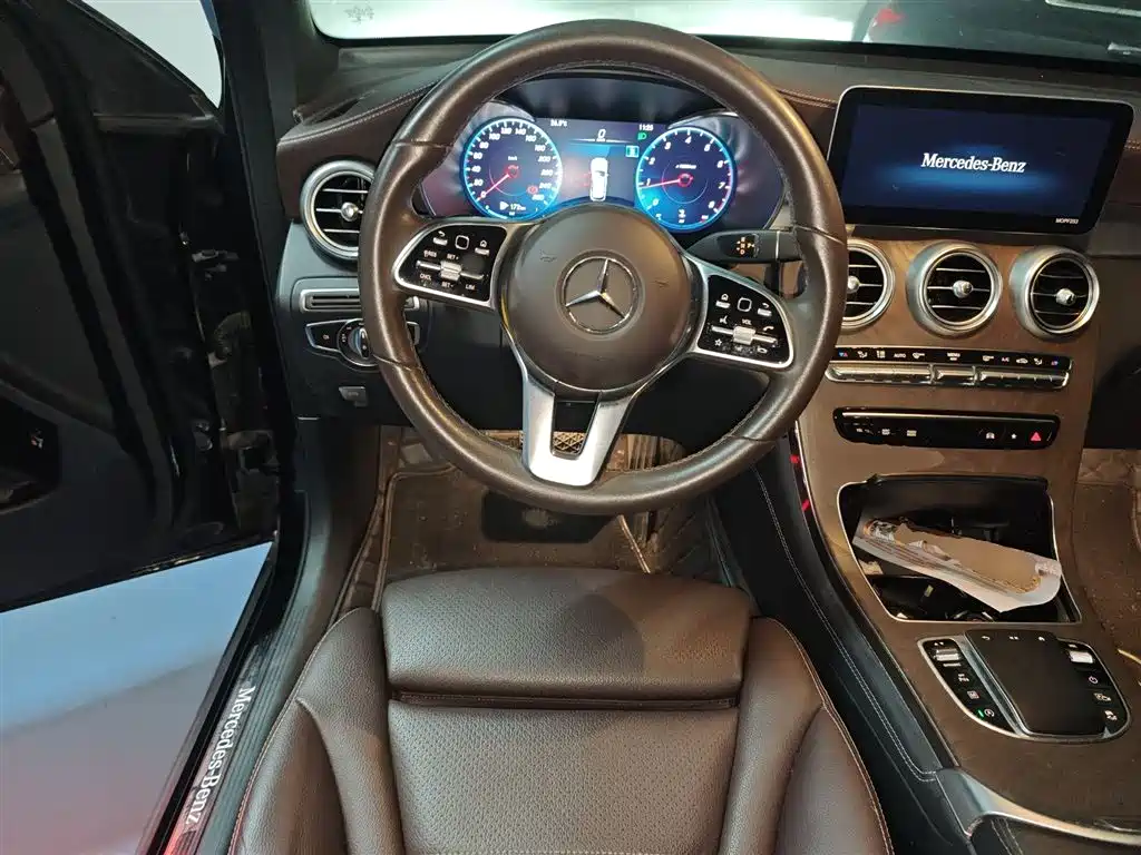 MERCEDES-BENZ GLC