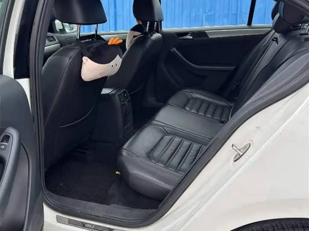 Volkswagen Sagitar 2013 2.0TSI GLI фото 5
