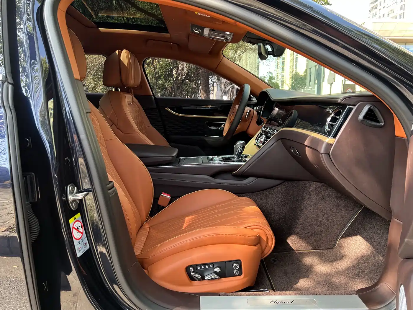 BENTLEY FLYING SPUR PLUG-IN HYBRID