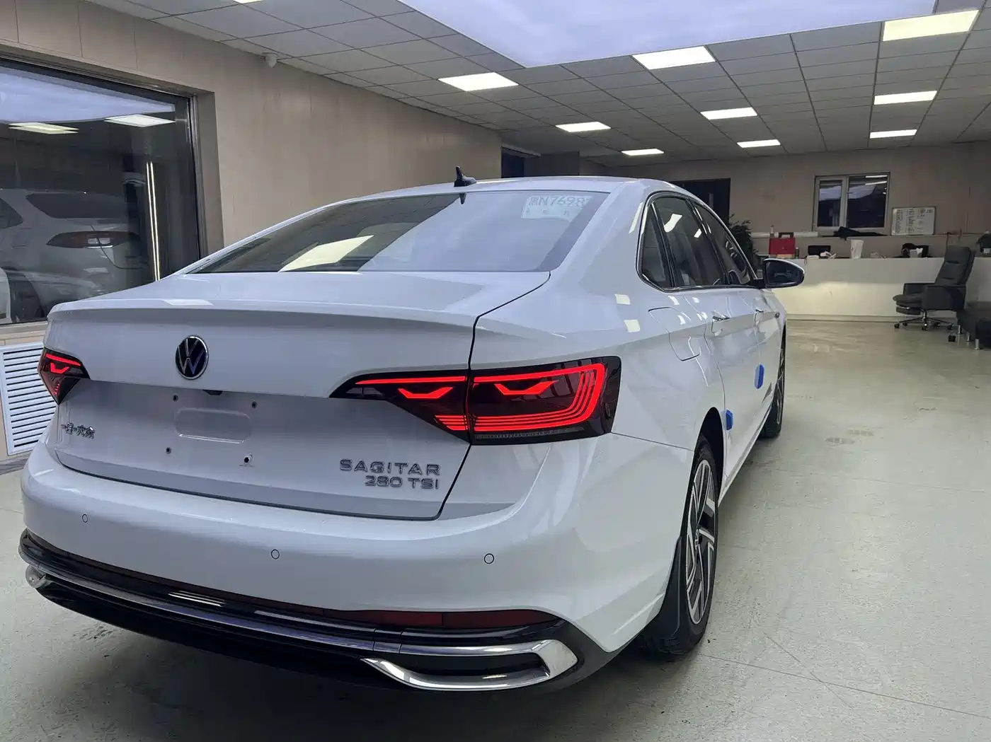 Volkswagen Sagitar 2023 Model Year 280TSI DSG Surpass Edition фото 6