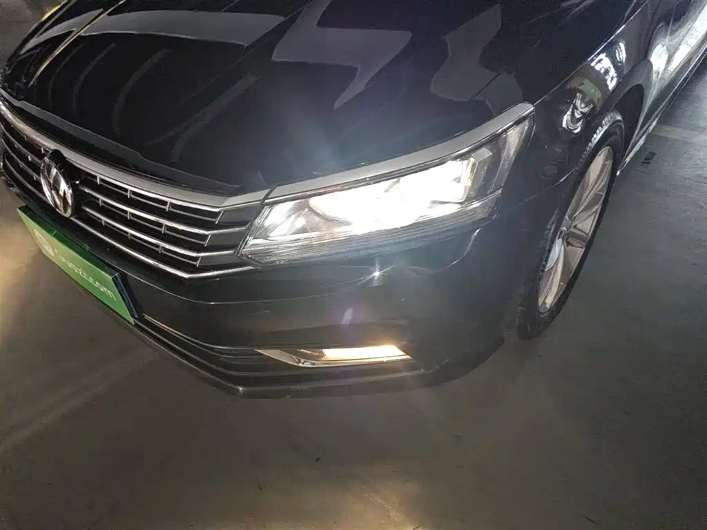Volkswagen Passat 2017 330TSI DSG Prestige фото 24