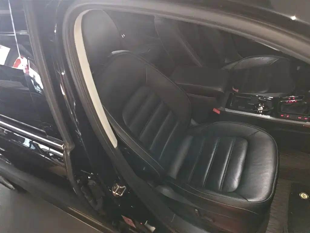 Volkswagen Passat 2017 330TSI DSG Prestige фото 25