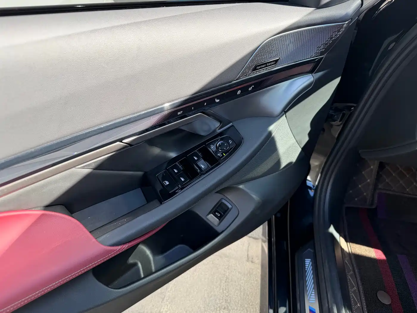 BMW 5 Series 2025 530Li Leading Luxury Package фото 5