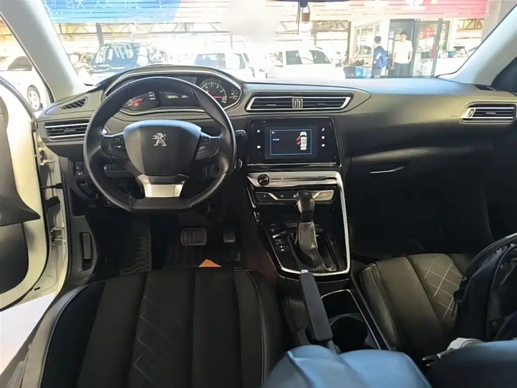 Peugeot 308 2016 1.6L Automatic Luxury фото 10