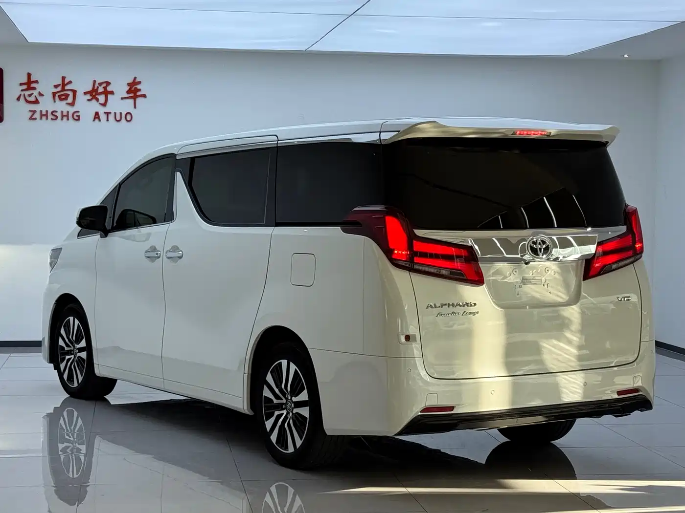 Toyota Alphard 2018 Facelift 3.5L Premium Edition фото 12