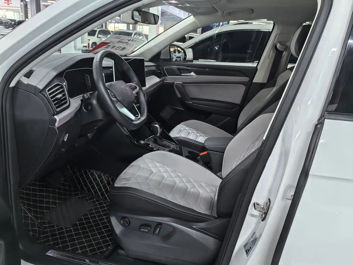 Volkswagen Tayron 2023 300TSI 2WD Luxury Plus Advanced Edition фото 7