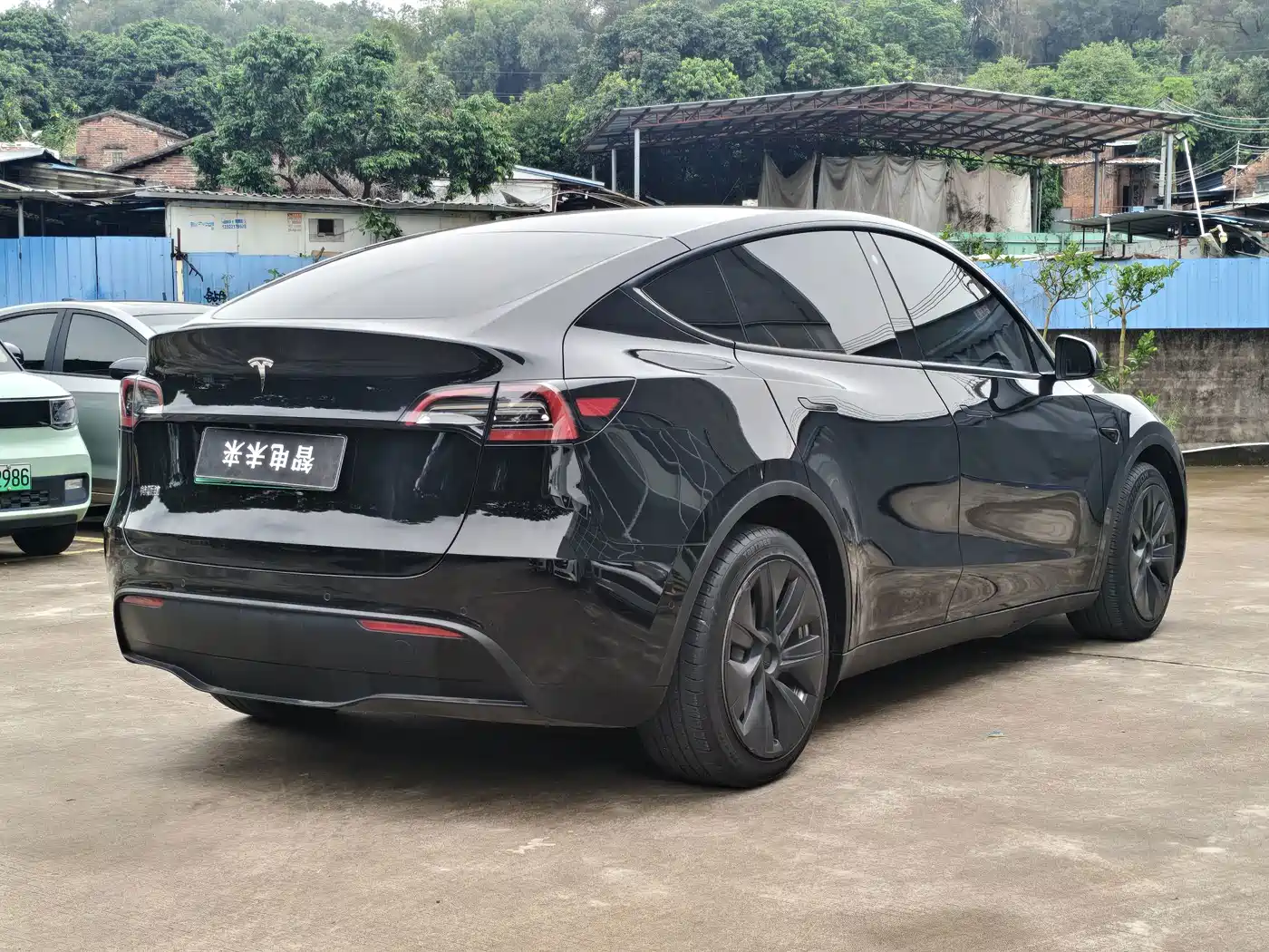 Photo 13 - Tesla Model Y