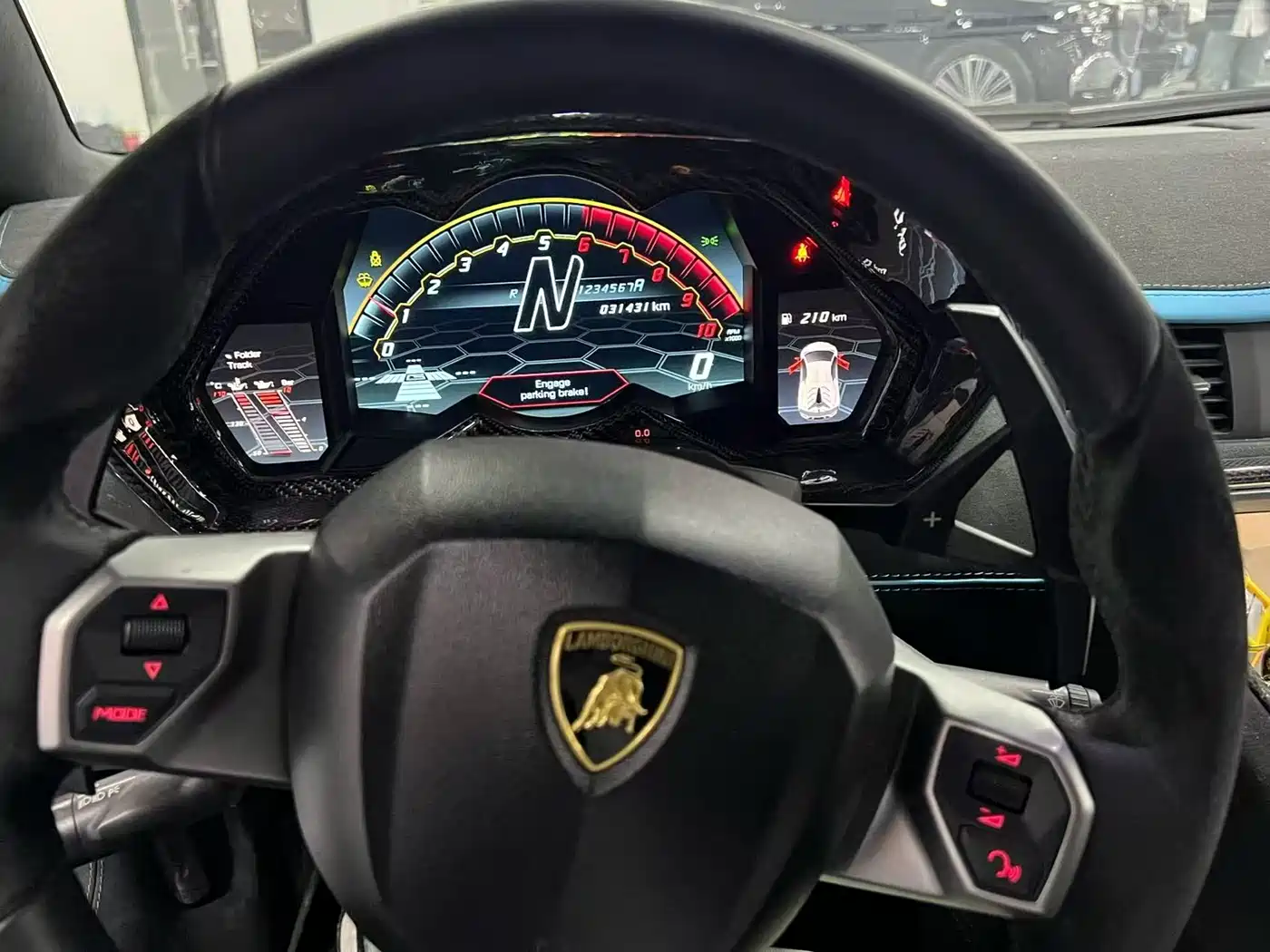 Lamborghini Aventador 2011 LP 700-4 фото 4