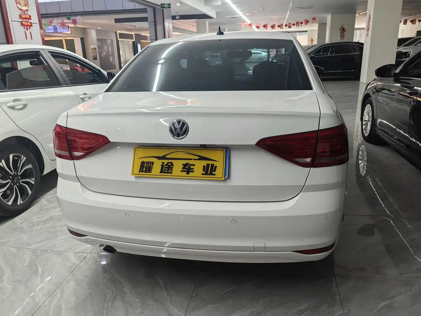Volkswagen Lavida 2017 1.6L Automatic Comfort Edition фото 5
