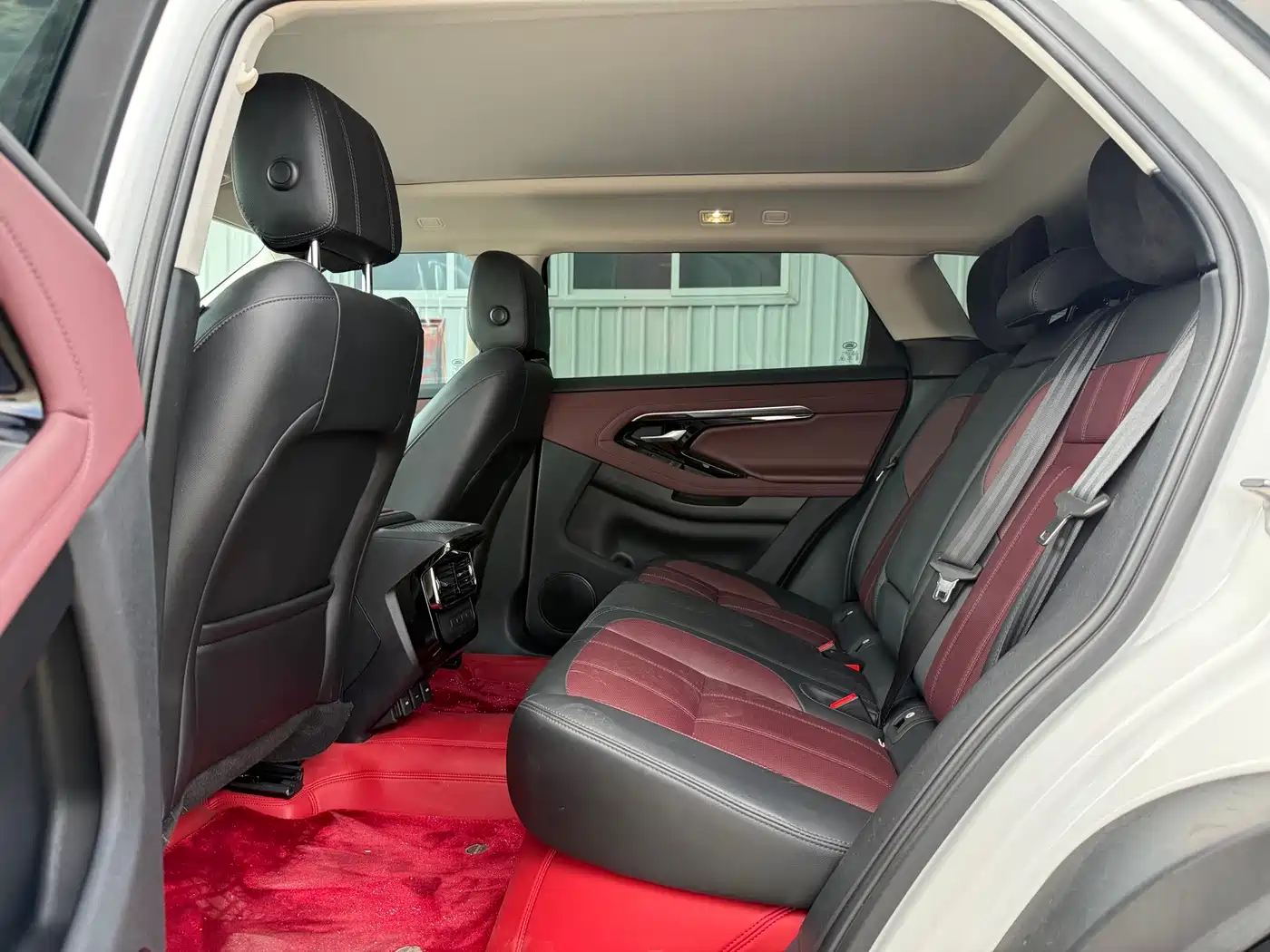 Land Rover Range Rover Evoque New Energy 2023 2023 Range Rover Evoque L P300e Plug-in Hybrid Edition