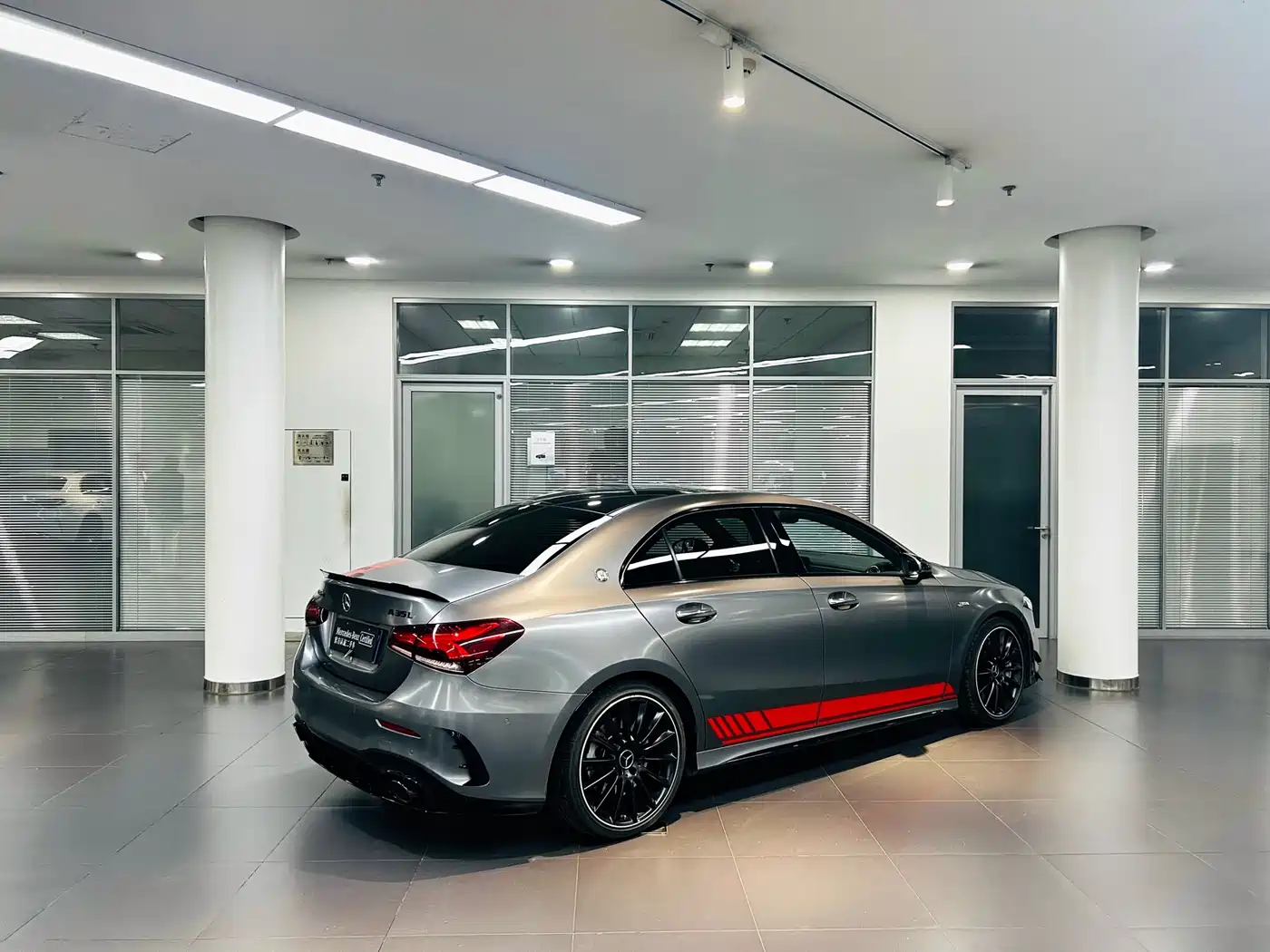 Mercedes-Benz A-Class AMG 2022 AMG A 35 L 4MATIC фото 4