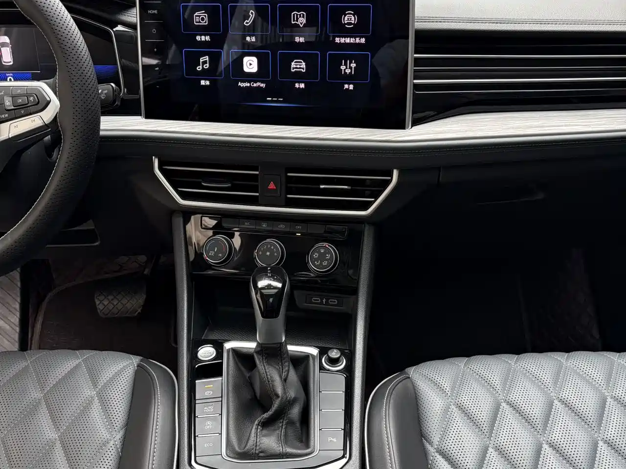 Volkswagen Sagitar 2024 300TSI DSG Surpass Edition фото 7
