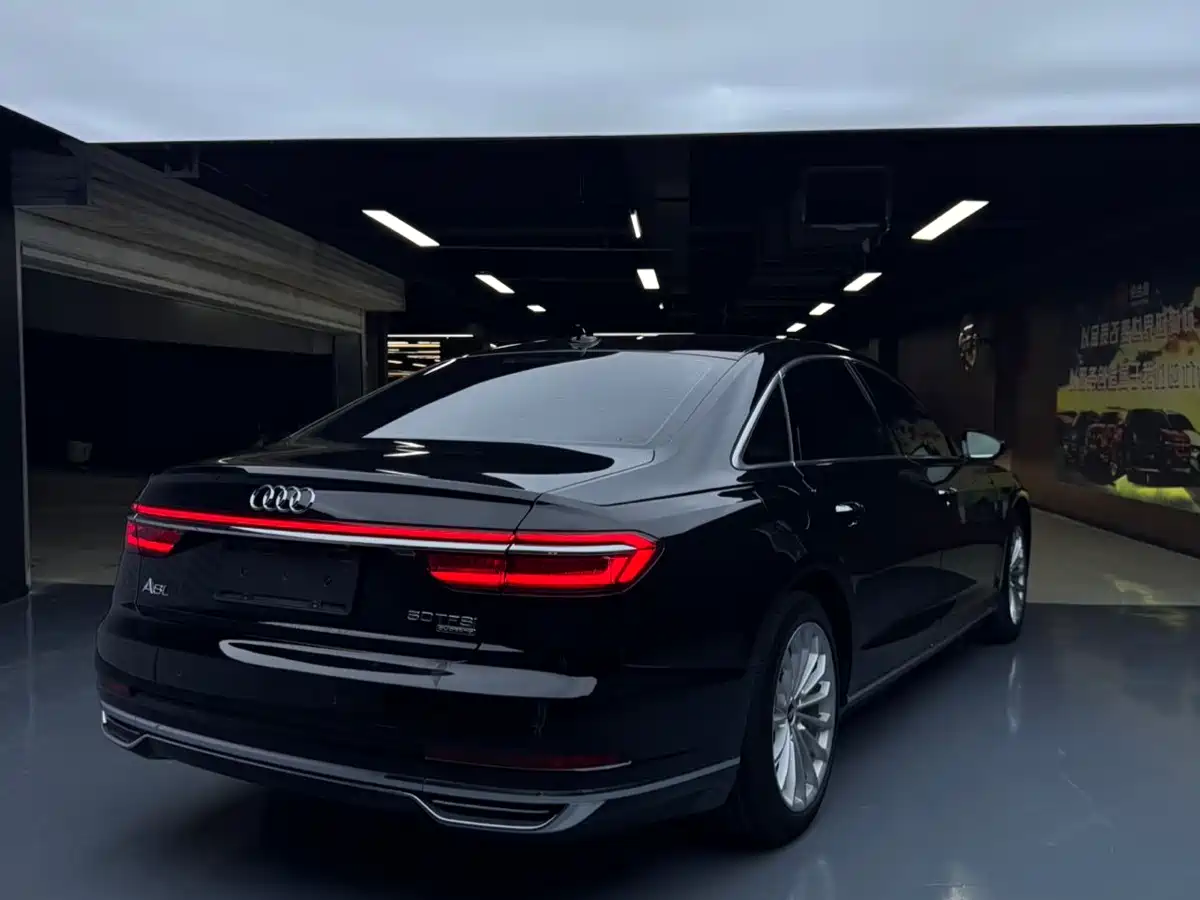 Audi A8 2022 A8L 50 TFSI quattro Comfort Collector's Edition фото 7