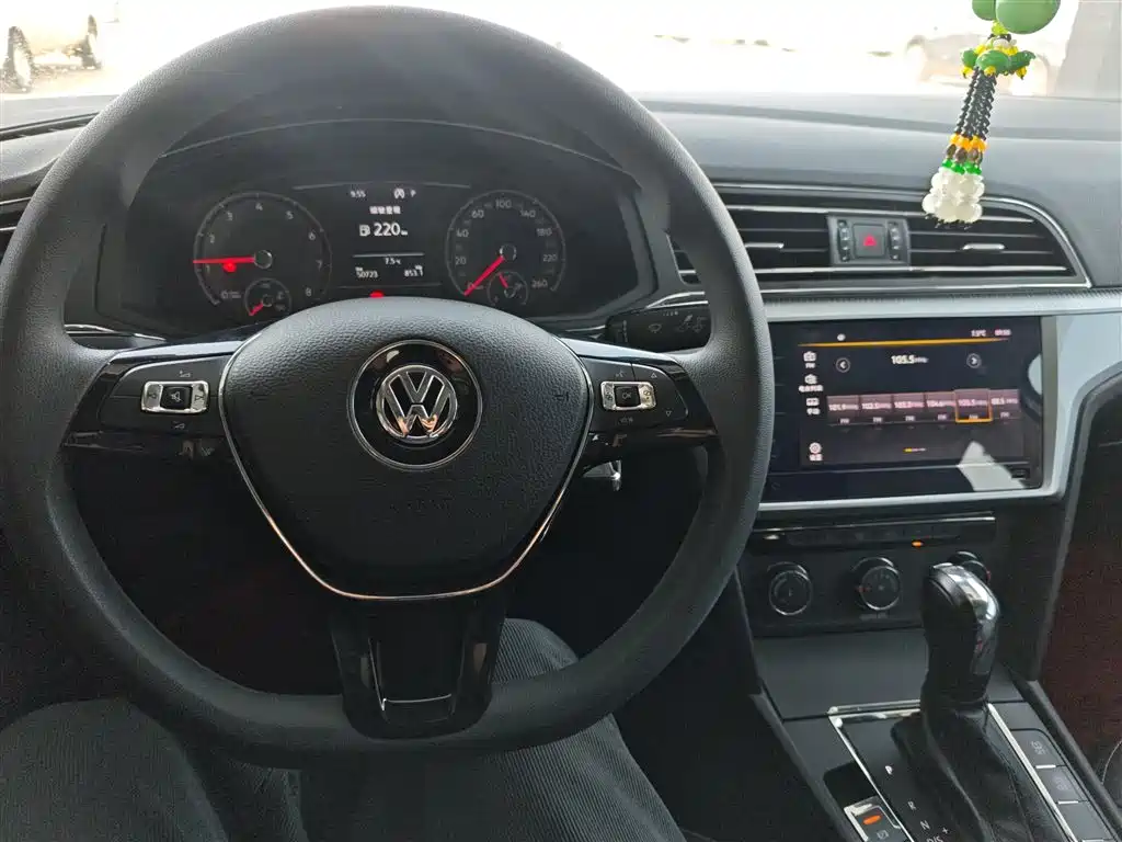 VOLKSWAGEN LINGDU