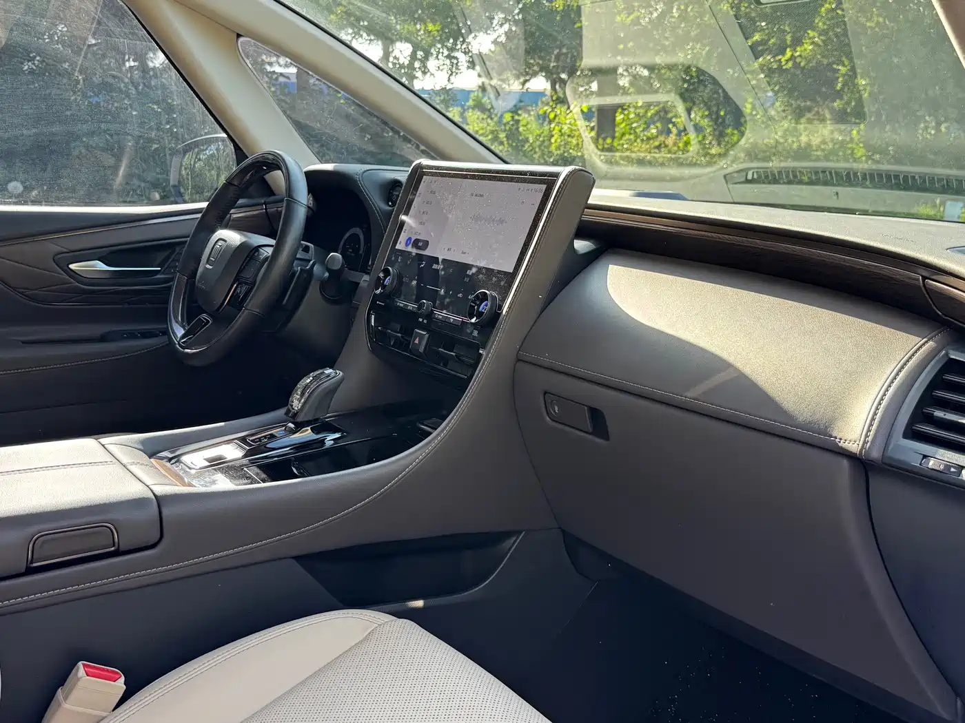 Toyota Vellfire 2024 Crown Hybrid 2.5L Executive Premium Edition фото 16